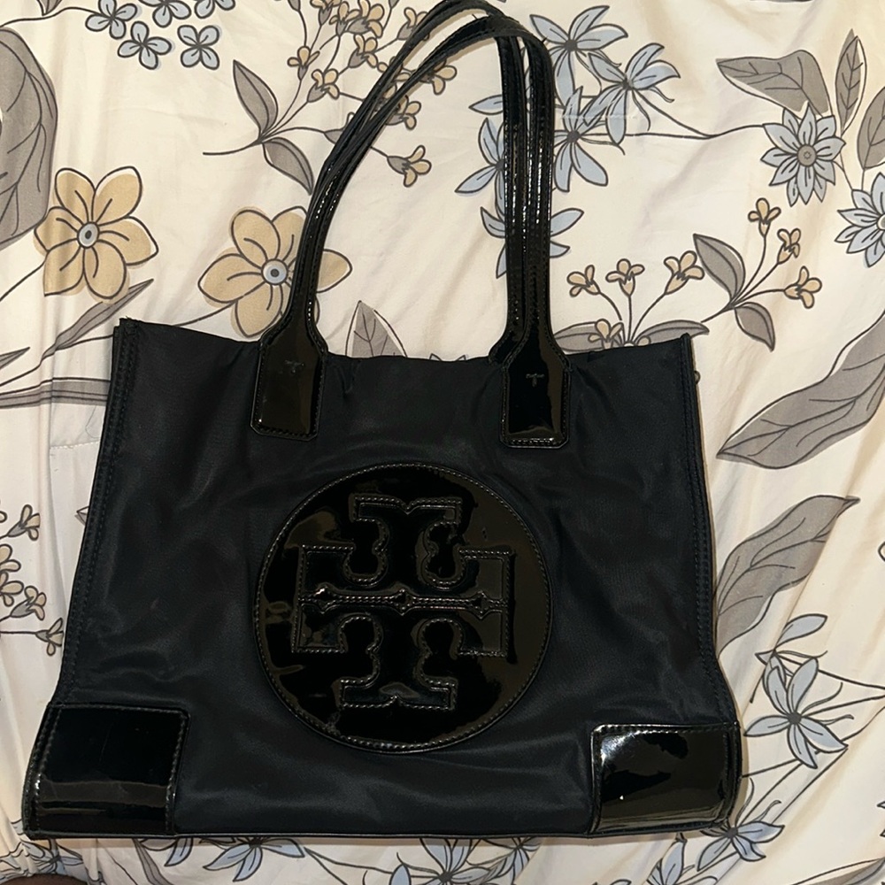 TORY BURCH ELLA PATENT TOTE BAG BLACK